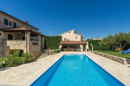 Location Villa à Labinci 14 personnes
