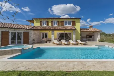 Location Villa à Tinjan 8 personnes
