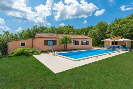 Location Maison à Tinjan 6 personnes