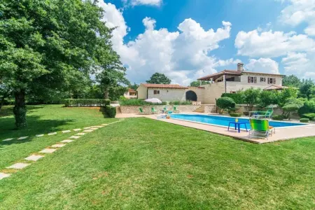 Location Villa à Tinjan 8 personnes