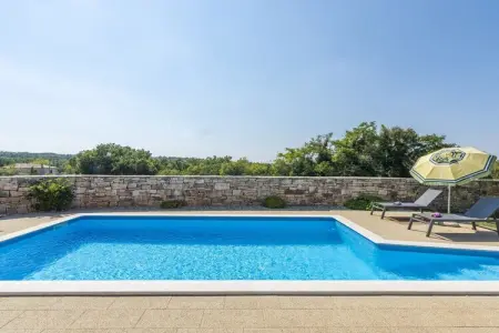Location Villa à Tinjan 10 personnes
