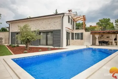 Location Villa à Tinjan 7 personnes