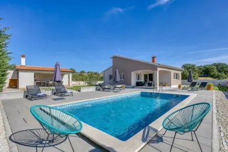 Location Villa à Tinjan 6 personnes