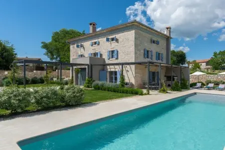 Location Villa à Tinjan 8 personnes