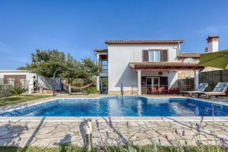 Location Maison à Labin 7 personnes