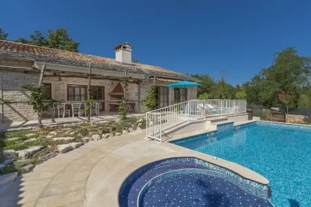Location Villa à Grubisi 12h 14 personnes