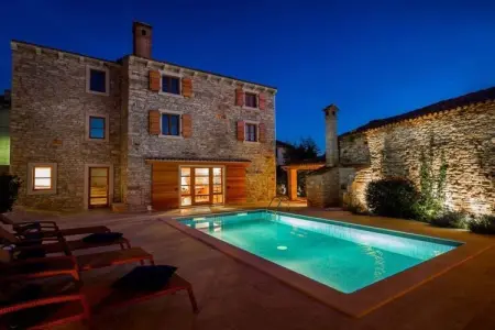 Location Villa à Pula 11 personnes