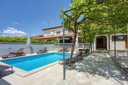 Location Maison à Pula 8 personnes