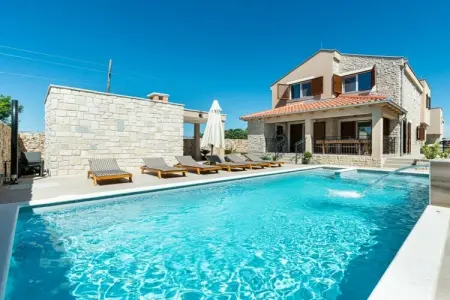 Location Villa à Privlaka 8 personnes