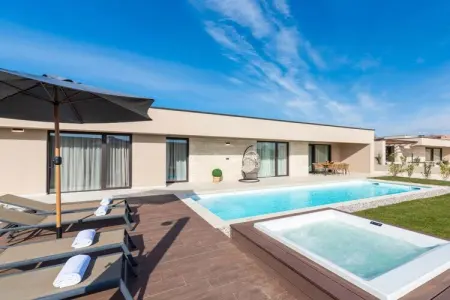 Location Villa à Labinci 6 personnes