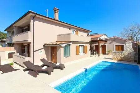 Location Villa à Pula 5 personnes
