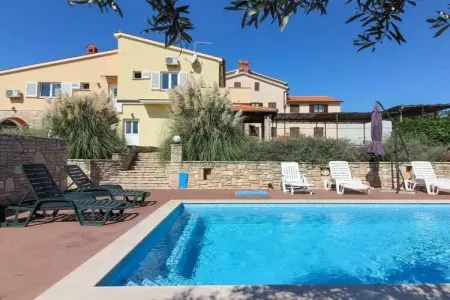 Location Maison à Pavicini 8 personnes
