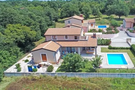 Location Villa à Tinjan 6 personnes