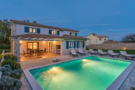 Location Villa à Barban 10 personnes