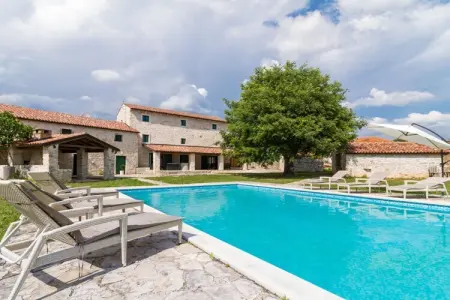 Location Villa à Barban 10 personnes