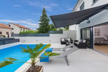 Location Villa à Njivice 4 personnes