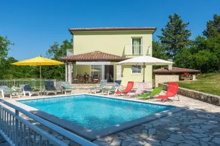 Location Villa à Kršan 8 personnes