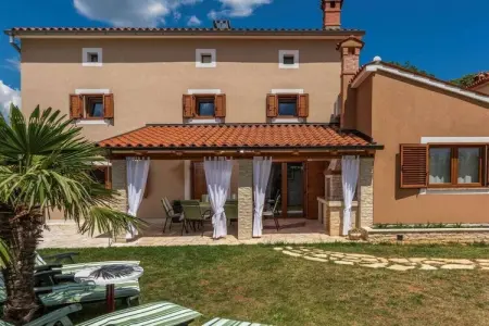Location Maison à Labin 8 personnes