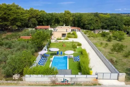 Location Maison à Medulin 12 personnes