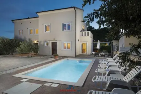 Location Villa à Premantura 12 personnes