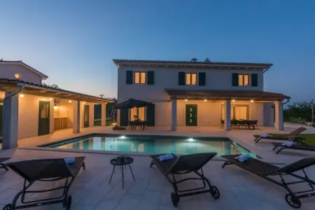 Location Villa à Rojnići 10 personnes