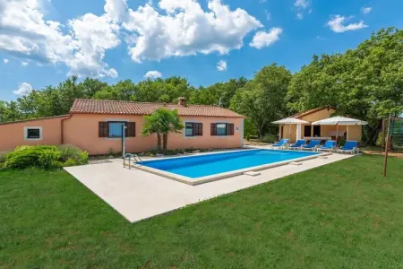 Location Maison à Tinjan 6 personnes