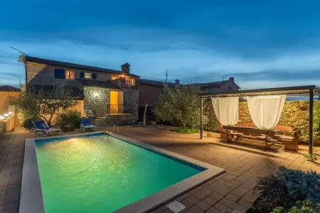 Location Villa à Radosi kod Zbandaja 7 personnes