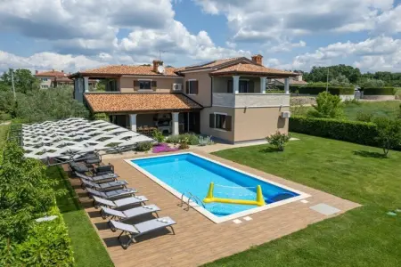 Location Villa à Tinjan 8 personnes