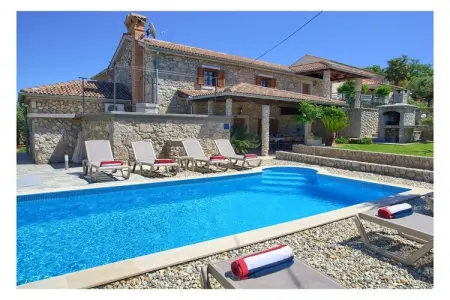Location Maison à Hlapa 8 personnes