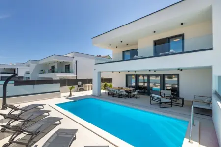 Location Villa à Klimno 8 personnes