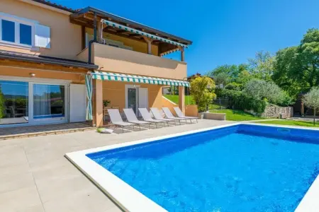 Location Villa à Kršan 7 personnes