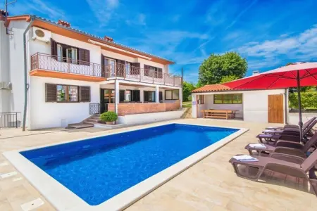 Location Maison à Labin 7 personnes