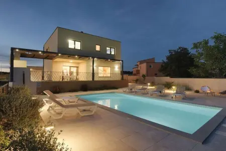 Location Villa à Pomer 6 personnes