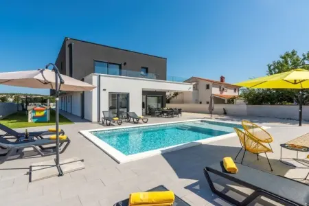 Location Villa à Pula 8 personnes