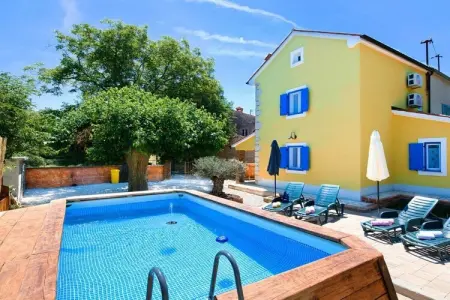 Location Maison à Nedešćina 6 personnes