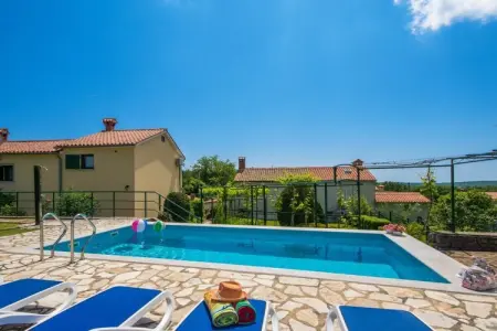 Location Maison à Labin 7 personnes