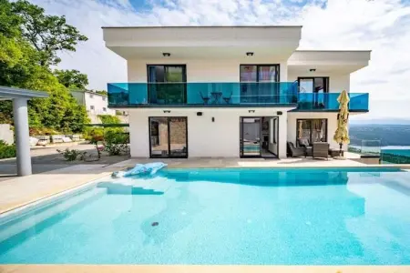 Location Villa à Bregi 10 personnes