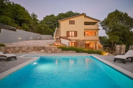 Location Villa à Krbune 6 personnes