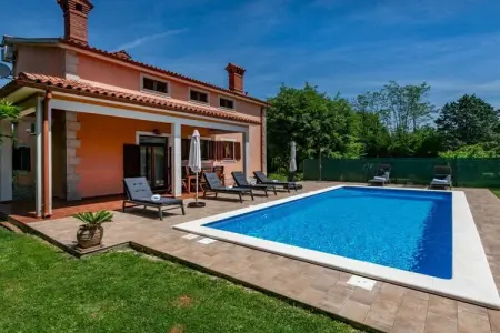 Location Villa à Santalezi 8 personnes