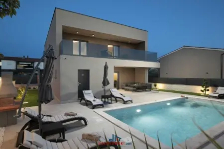 Location Villa à Valbandon 8 personnes