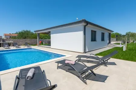 Location Villa à Pula 8 personnes