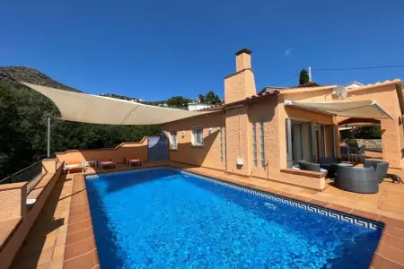 Location Maison à Roses 6 personnes
