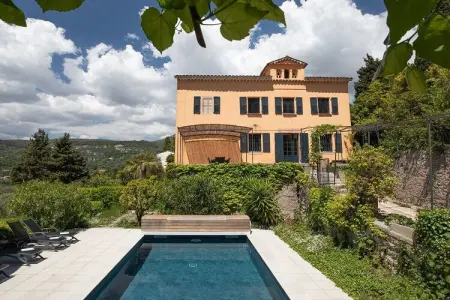 Location Villa à Grasse 8 personnes