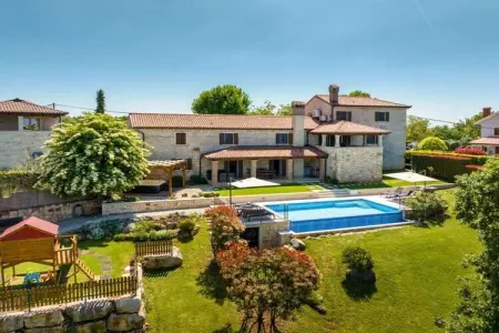 Location Villa à Tinjan 8 personnes