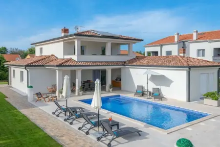 Location Maison à Baderna 8 personnes
