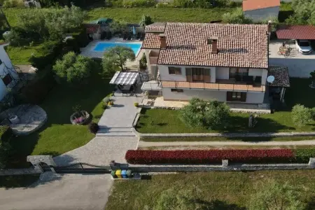 Location Maison à Sv. Lovrec bei Porec 8 personnes