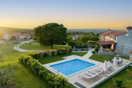 Location Maison à Rogocana 8 personnes