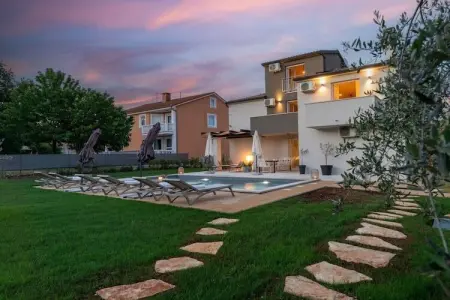 Location Villa à Fiorini 10 personnes
