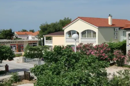 Location Maison à Vir 13 personnes