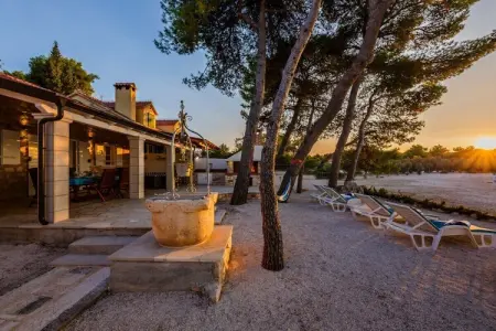 Location Villa à Mirca 5 personnes